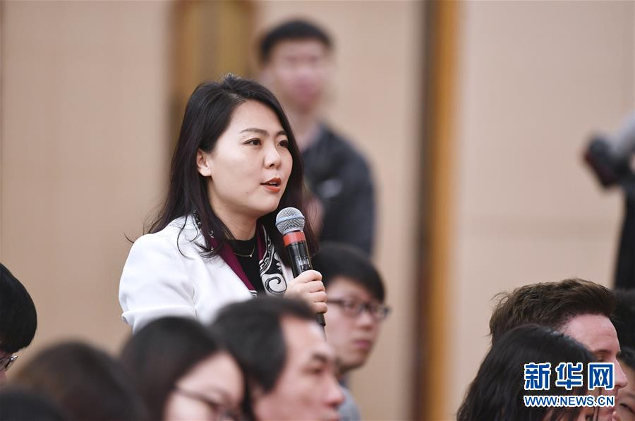 （兩會）（2）國務(wù)院扶貧辦主任劉永富就“攻堅克難——堅決打贏脫貧攻堅戰(zhàn)”答記者問
